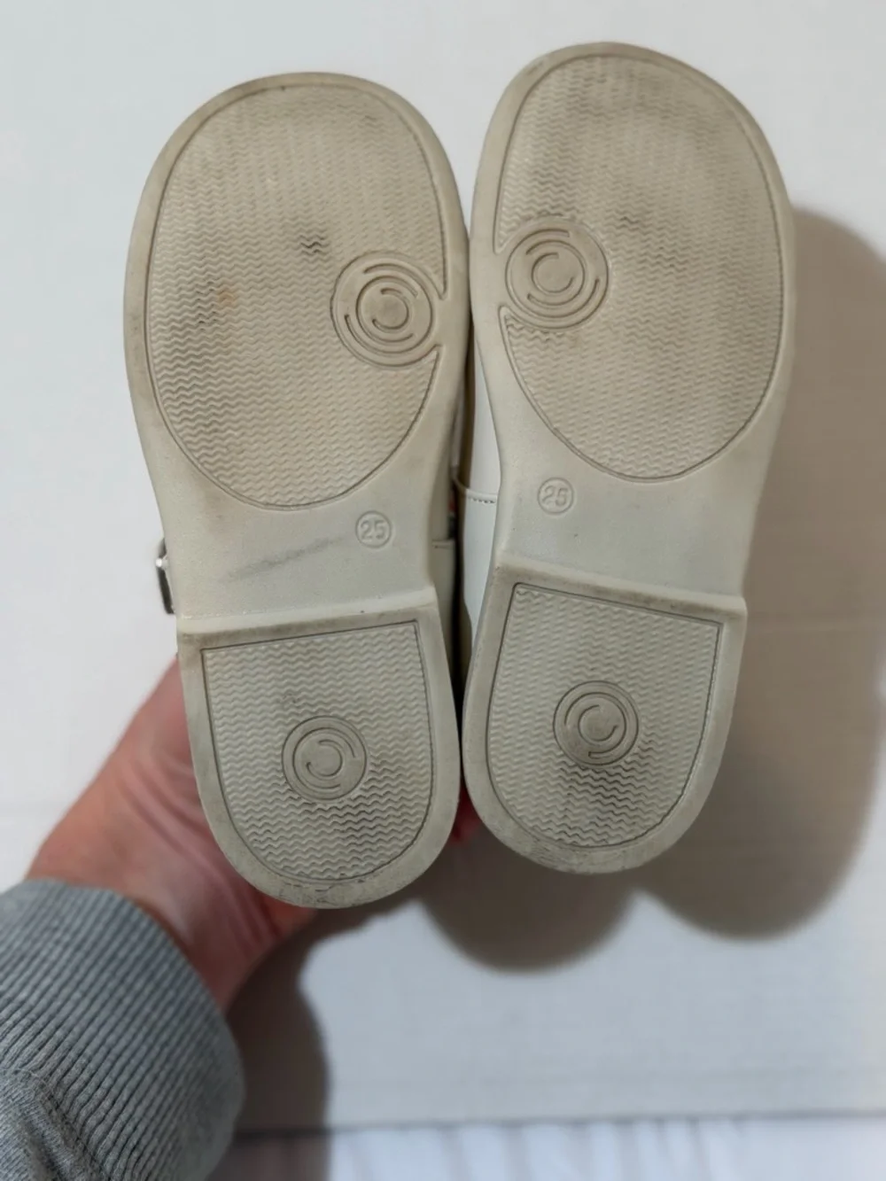 La Coqueta Ivory Nappa Leather Toddler Mary Jane Shoes Size 25 (9 US)